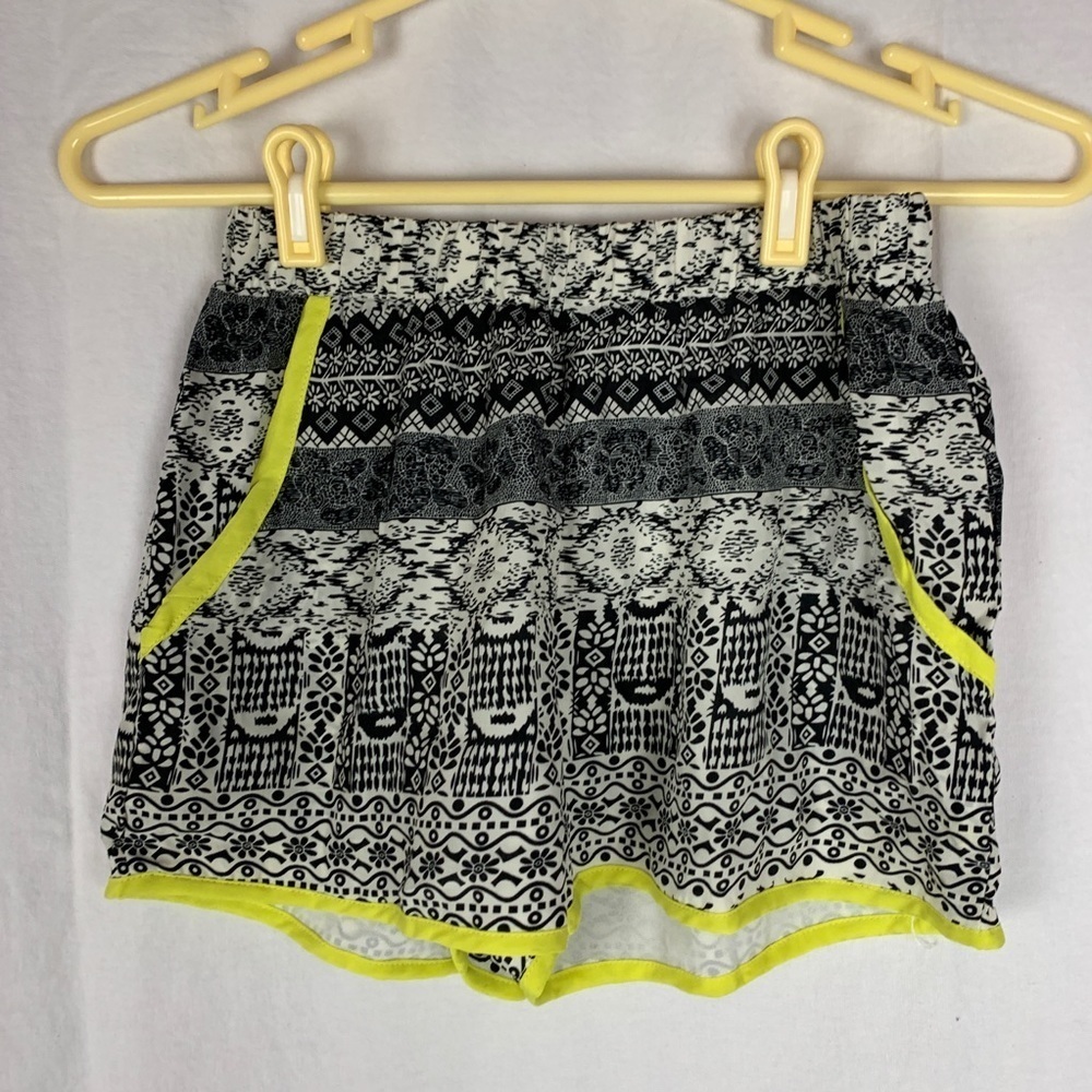 🏆 Love and love Flowy shorts